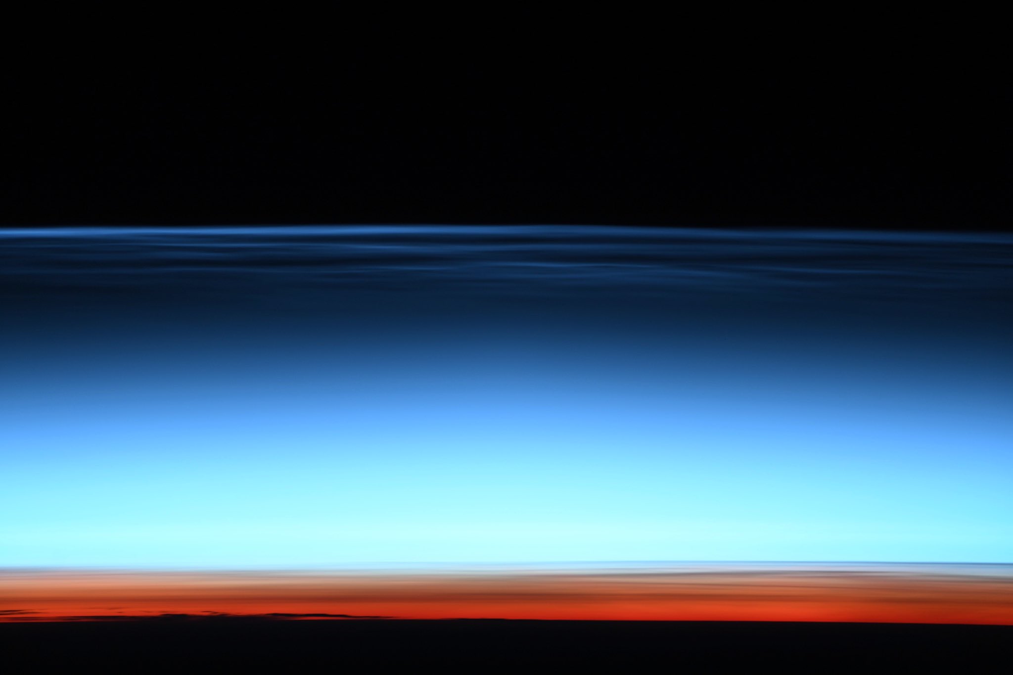 [:ja]【宇宙からの地球絶景】No.1762: 夜光雲[:]