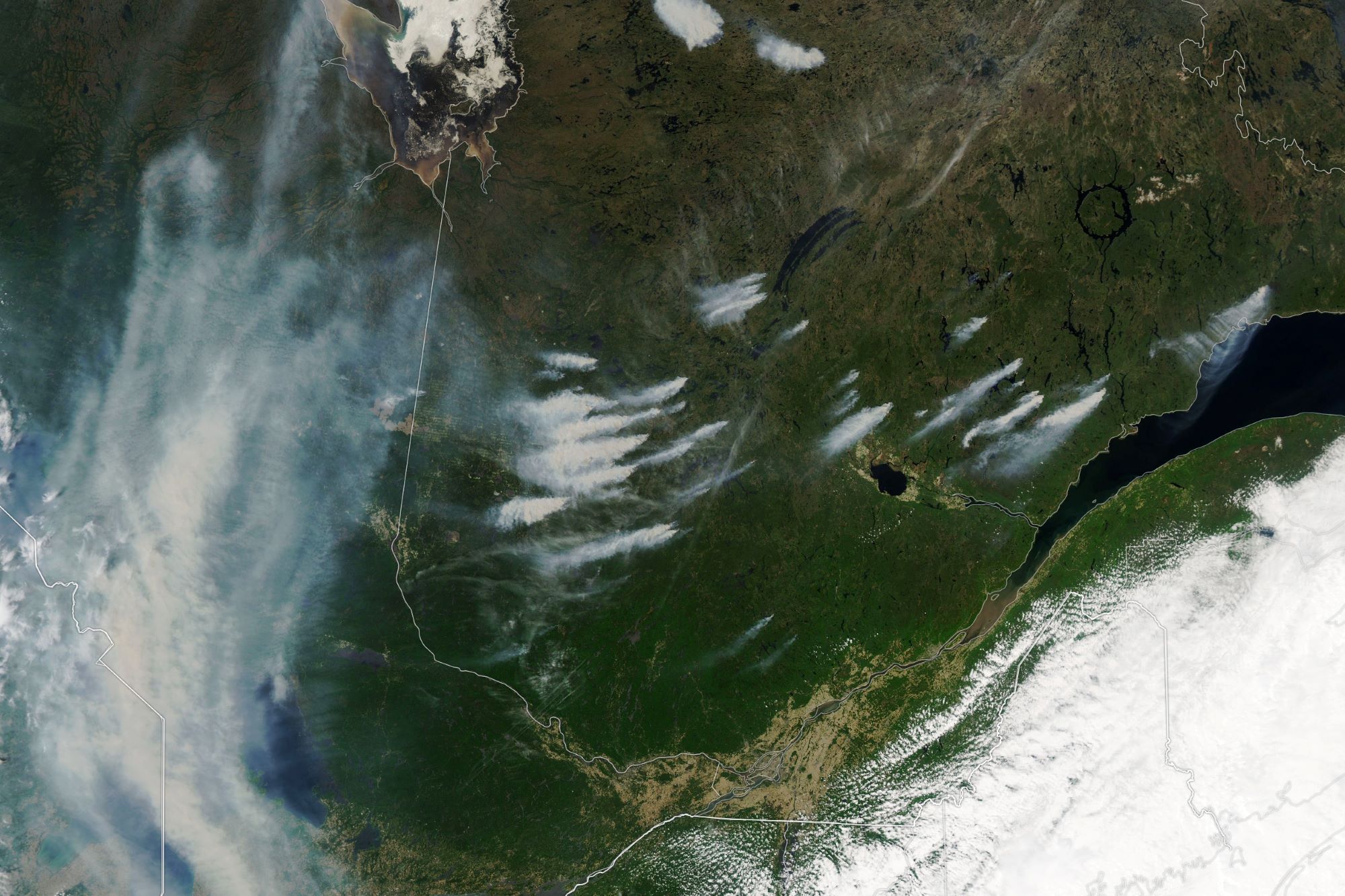 【地球を俯瞰する】No.1826: カナダ東部の山火事🇨🇦 【地球を俯瞰する】No.1826: カナダ東部の山火事🇨🇦