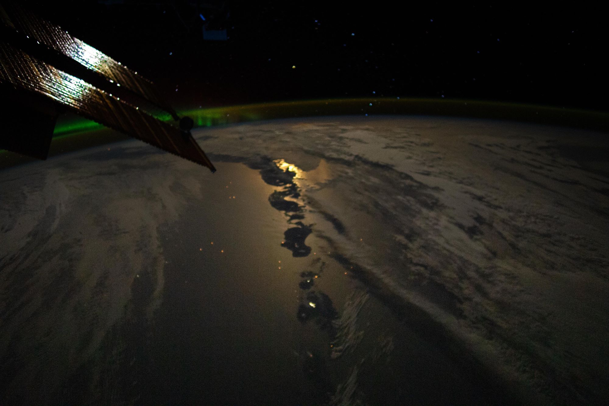 [Overview the Earth] No.1889: Aleutian Islands and Moonglint
