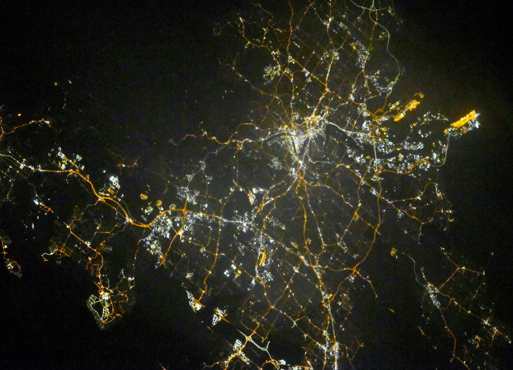 【地球を俯瞰する】No.2120: 夜のブリスベン🇦🇺 【地球を俯瞰する】No.2120: 夜のブリスベン🇦🇺