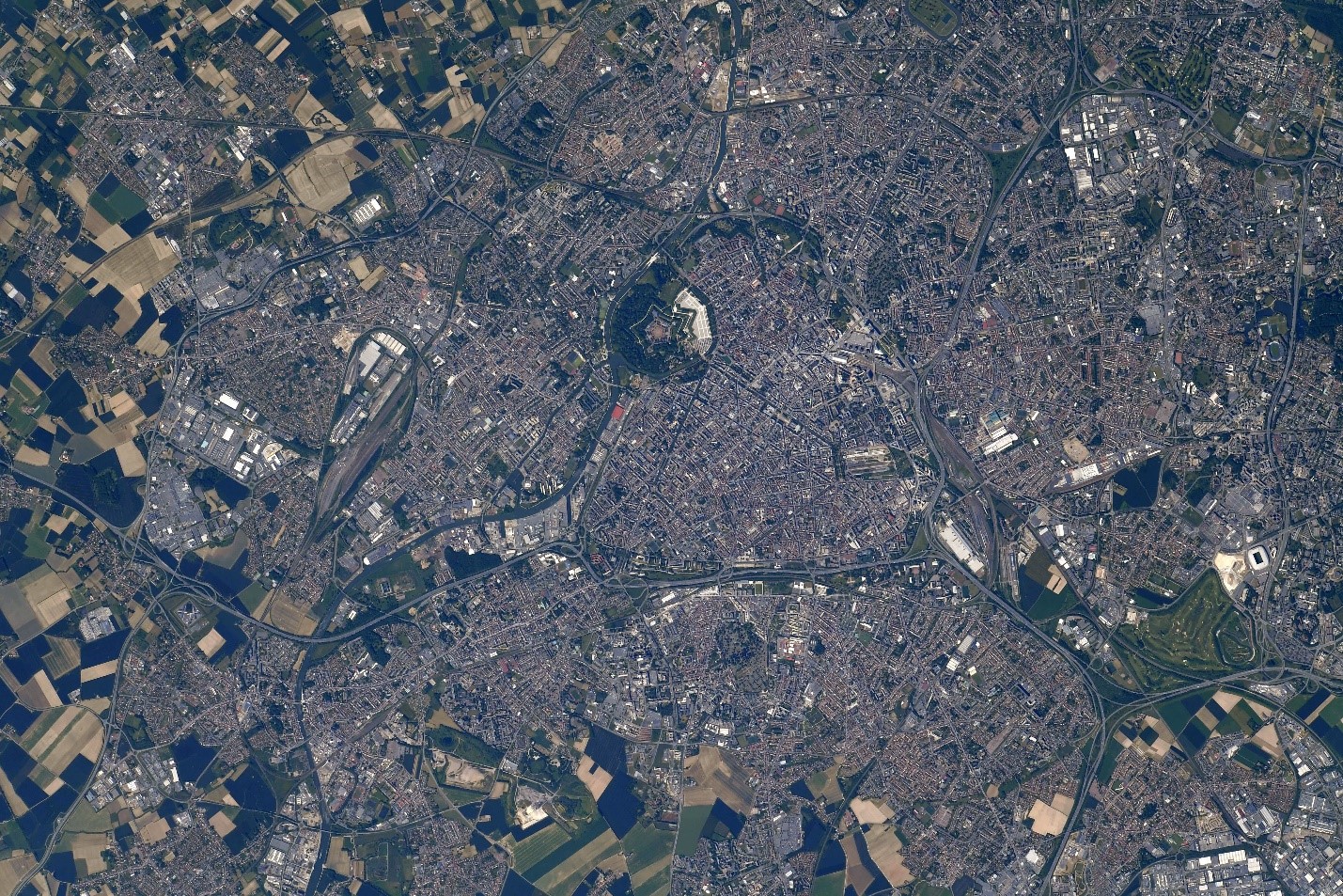 【地球を俯瞰する】No.2128: リール🇫🇷 【地球を俯瞰する】No.2128: リール🇫🇷