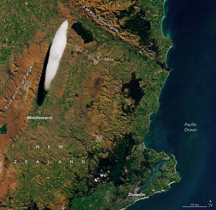 【地球を俯瞰する】No.2165: ニュージーランドのレンズ雲🇳🇿 【地球を俯瞰する】No.2165: ニュージーランドのレンズ雲🇳🇿