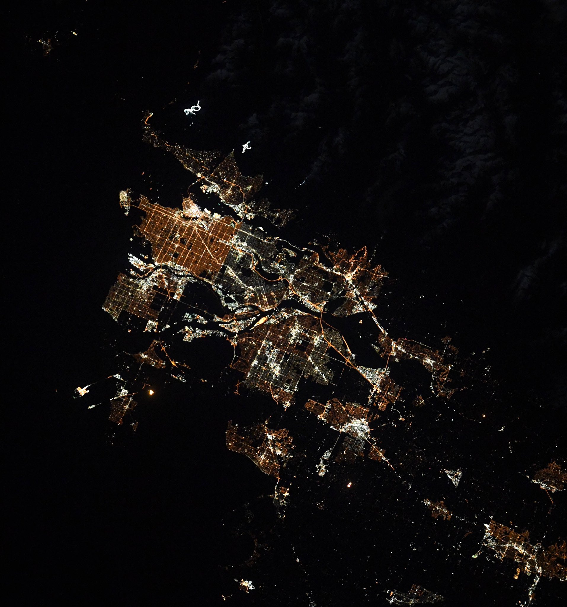 【地球を俯瞰する】No.2277: 夜のバンクーバー🇨🇦 【地球を俯瞰する】No.2277: 夜のバンクーバー🇨🇦