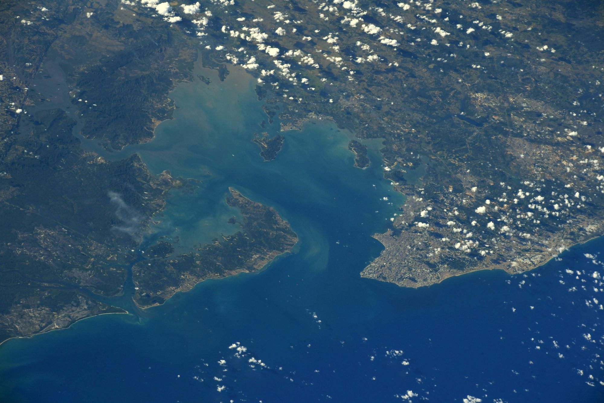 【地球を俯瞰する】No.2292: ブラジルのサルバドール(サルヴァドール)🇧🇷 【地球を俯瞰する】No.2292: ブラジルのサルバドール(サルヴァドール)🇧🇷