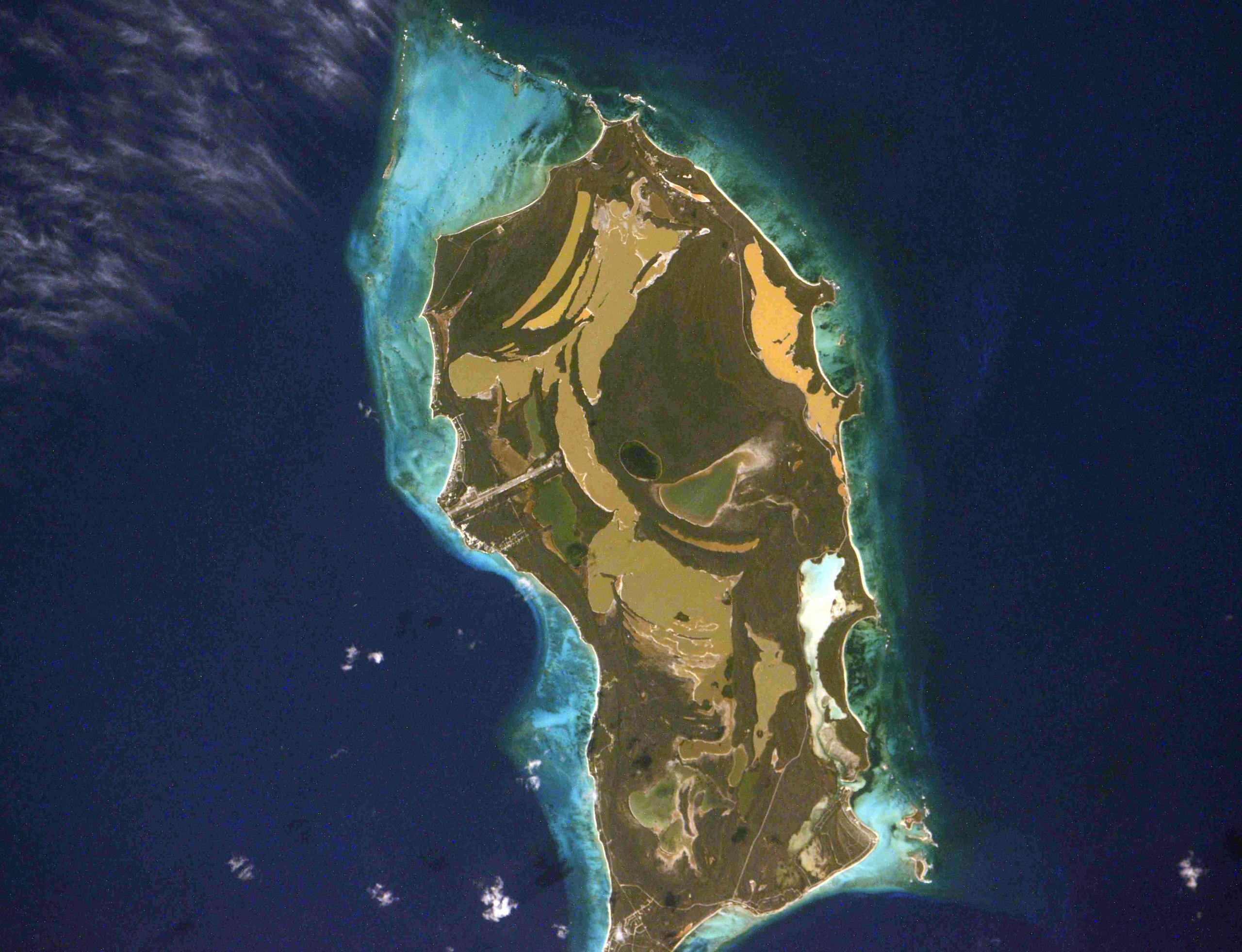 【地球を俯瞰する】No.2383: サンサルバドル島🇧🇸 【地球を俯瞰する】No.2383: サンサルバドル島🇧🇸