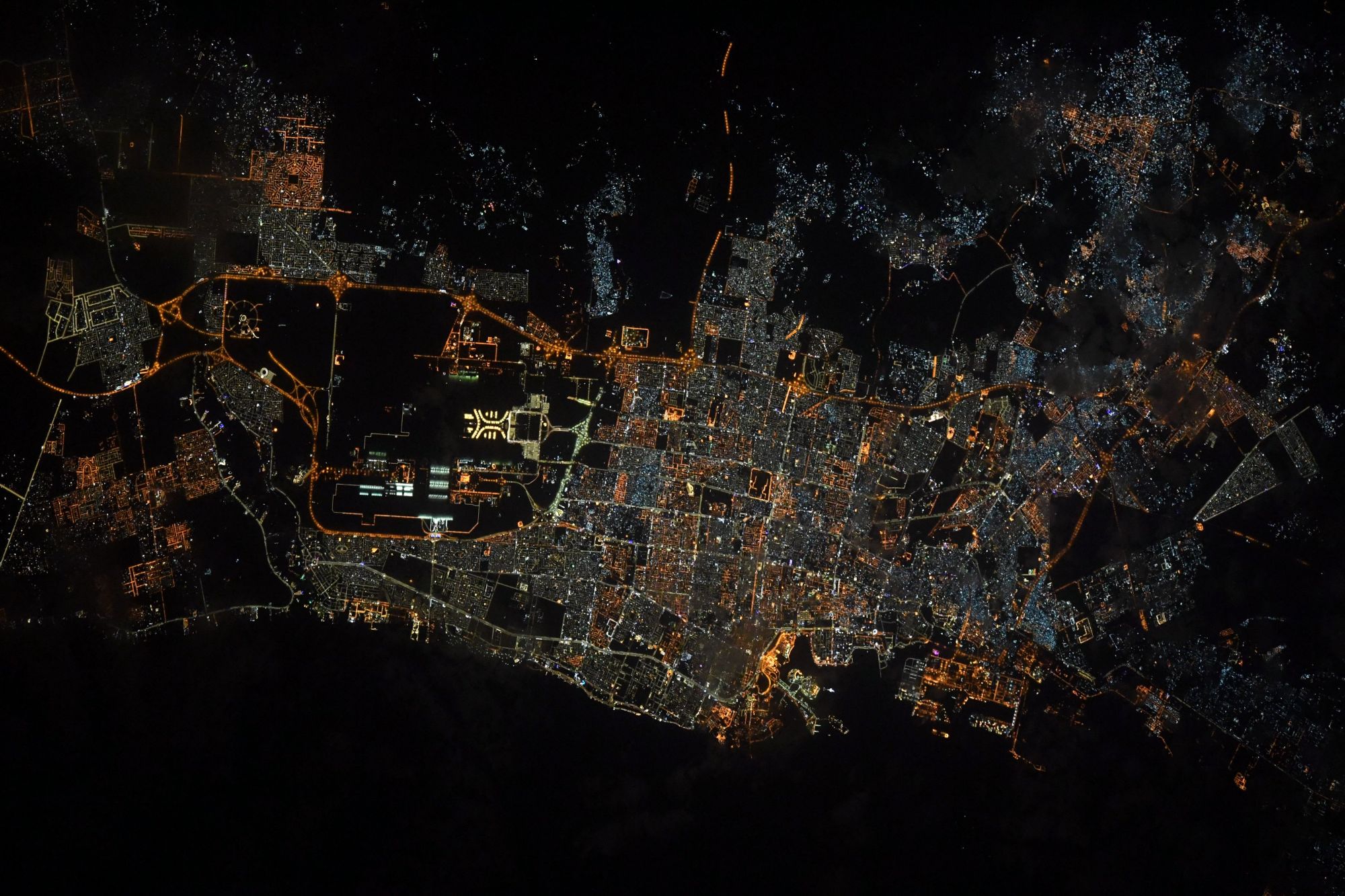 【地球を俯瞰する】No.2378: 夜のジェッダ🇸🇦 【地球を俯瞰する】No.2378: 夜のジェッダ🇸🇦