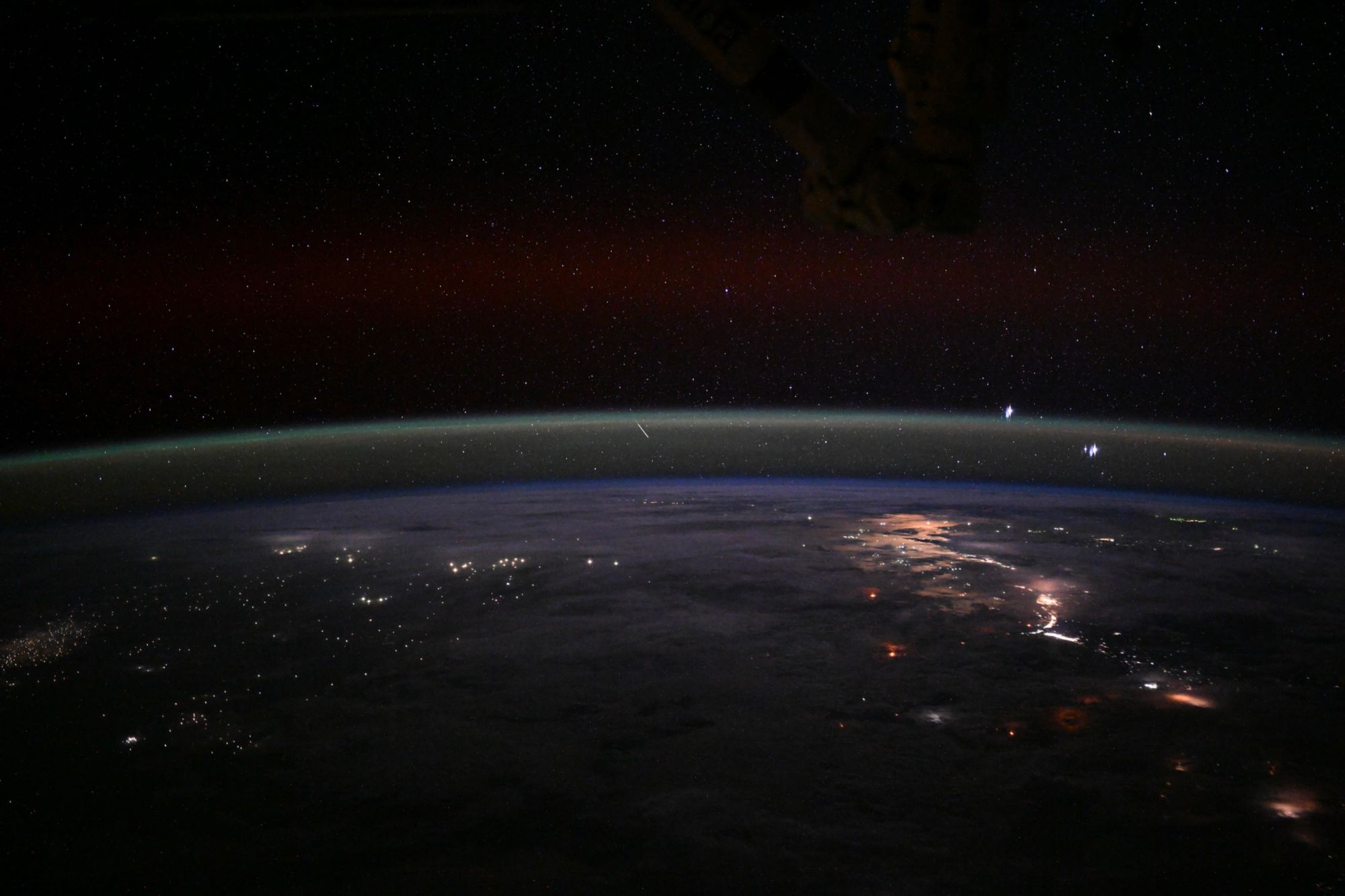 【地球を俯瞰する】No.2401: 流星 【地球を俯瞰する】No.2401: 流星
