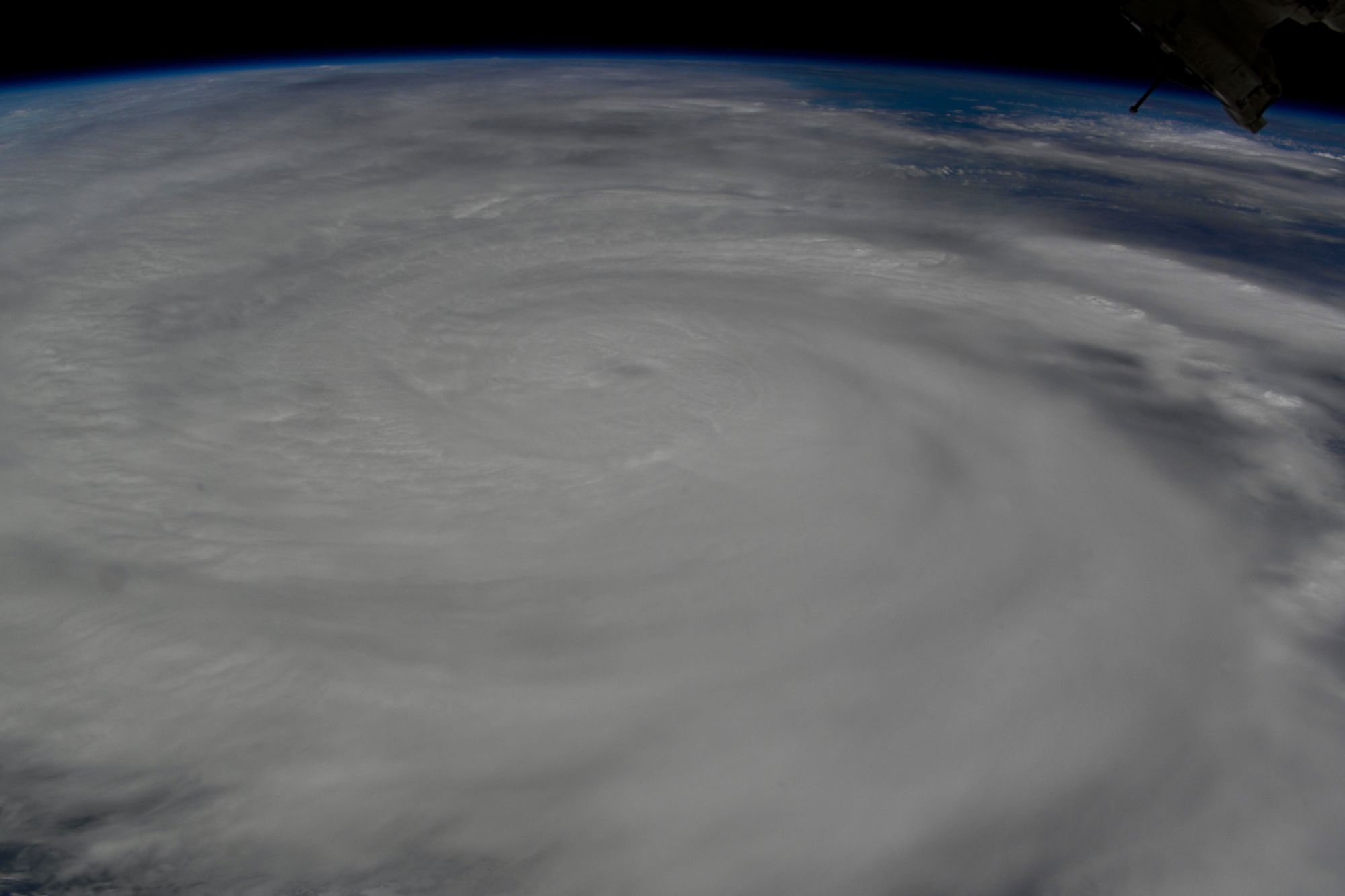 【地球を俯瞰する】No.2426: 台風18号🇹🇼 【地球を俯瞰する】No.2426: 台風18号🇹🇼