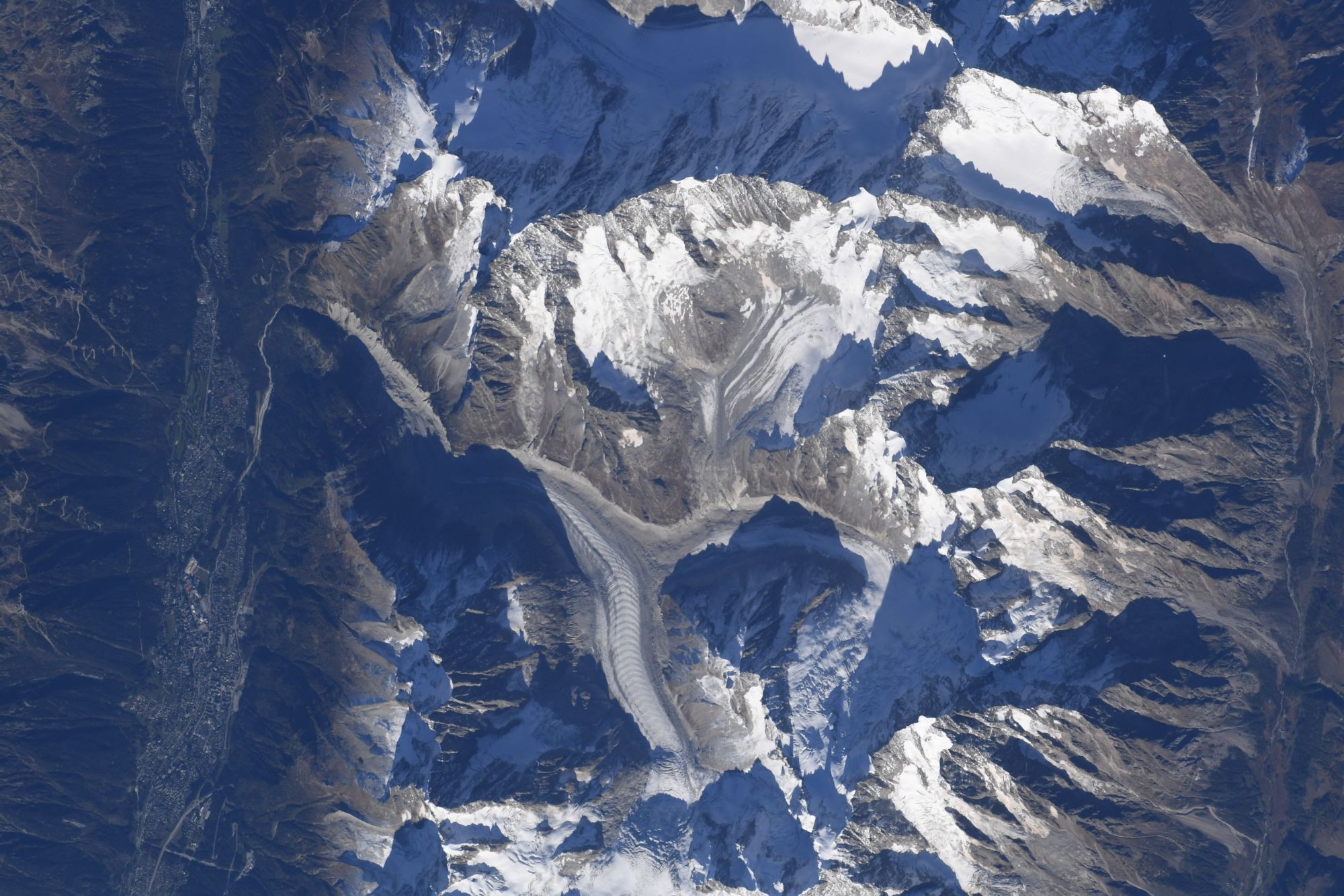 【地球を俯瞰する】No.2450: シャモニー=モン=ブラン🇫🇷 【地球を俯瞰する】No.2450: シャモニー=モン=ブラン🇫🇷
