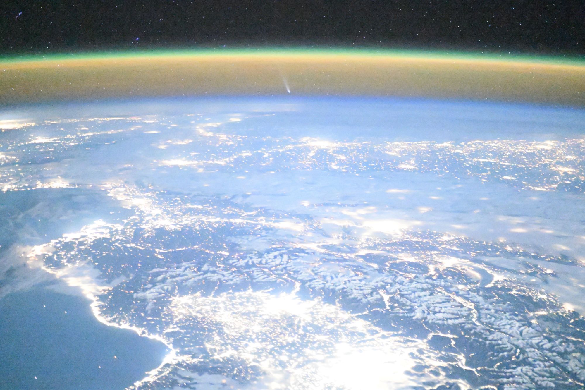 【地球を俯瞰する】No.2459: アルプスとレモン彗星 【地球を俯瞰する】No.2459: アルプスとレモン彗星