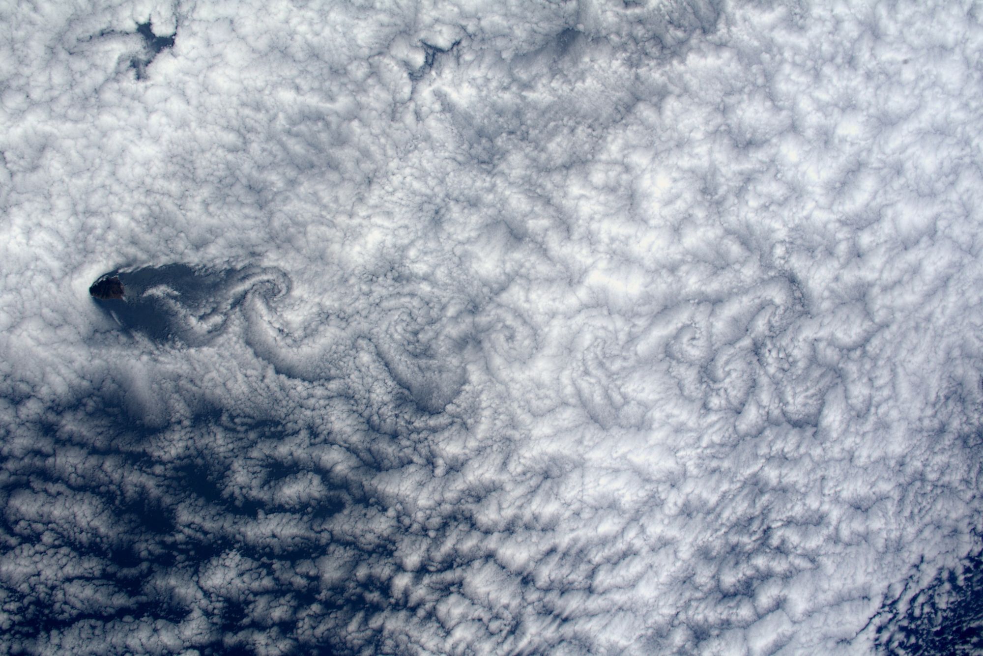 【地球を俯瞰する】No.2474: 太平洋のカルマン渦🇨🇱 【地球を俯瞰する】No.2474: 太平洋のカルマン渦🇨🇱